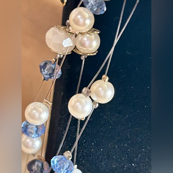 Floating Illusion Cinderella’s ball necklace - Picture 4 of 15